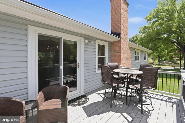 10106 NADINE DR, Vienna, VA 22181