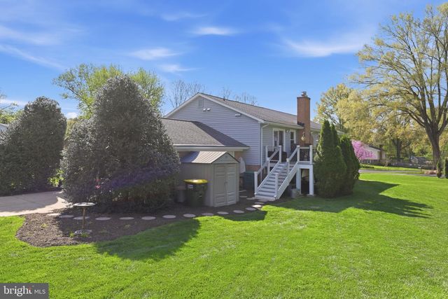 10106 NADINE DR, Vienna, VA 22181