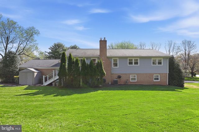 10106 NADINE DR, Vienna, VA 22181