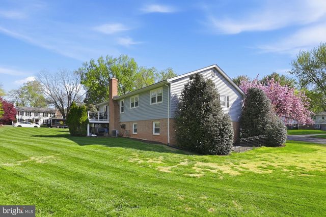 10106 NADINE DR, Vienna, VA 22181