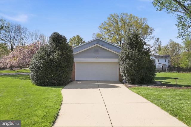 10106 NADINE DR, Vienna, VA 22181