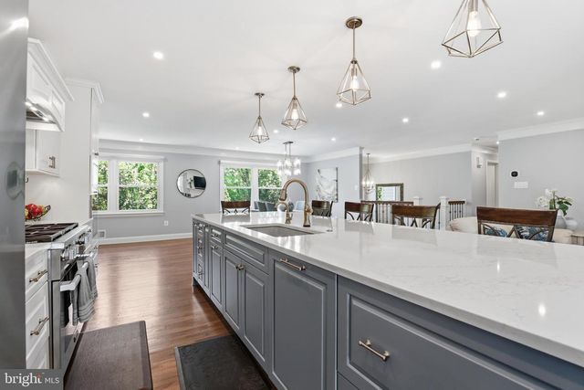 10106 NADINE DR, Vienna, VA 22181