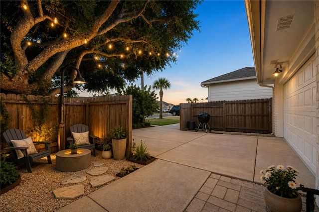 15730 Escapade St, Corpus Christi, TX 78418
