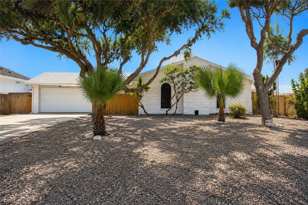 15730 Escapade St, Corpus Christi, TX 78418