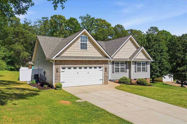 130 Saddlebrook Avenue, Pickens, SC 29671
