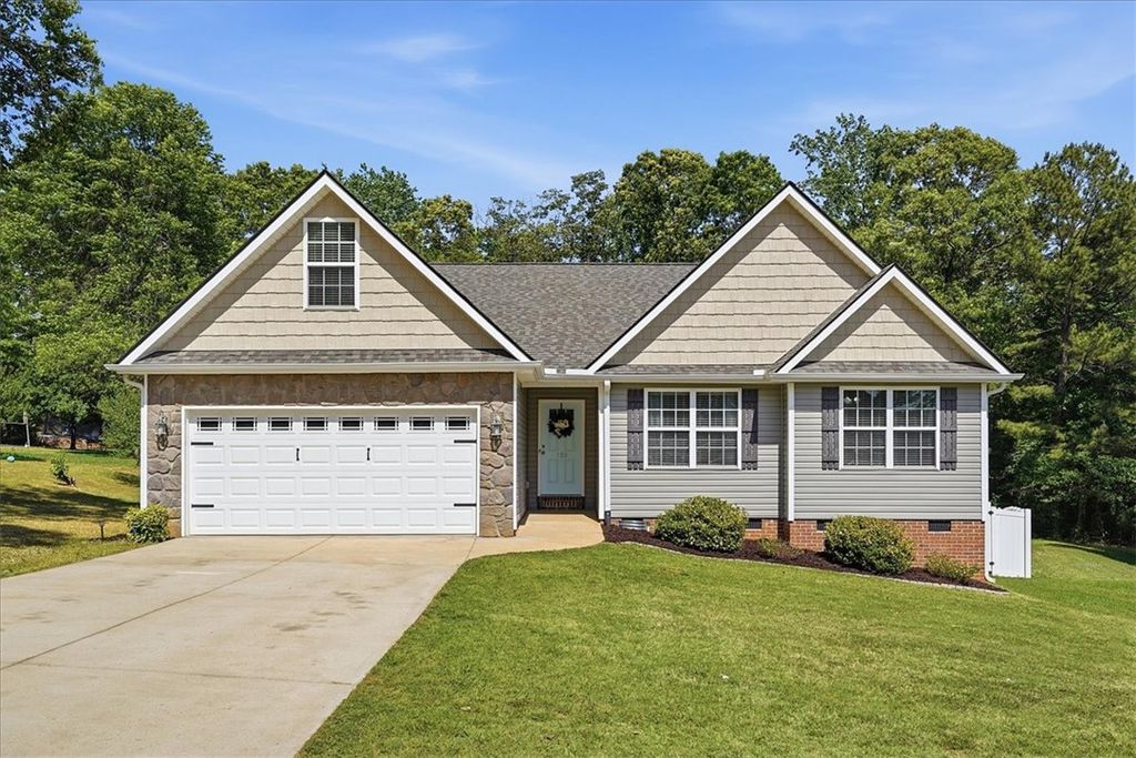 130 Saddlebrook Avenue, Pickens, SC 29671