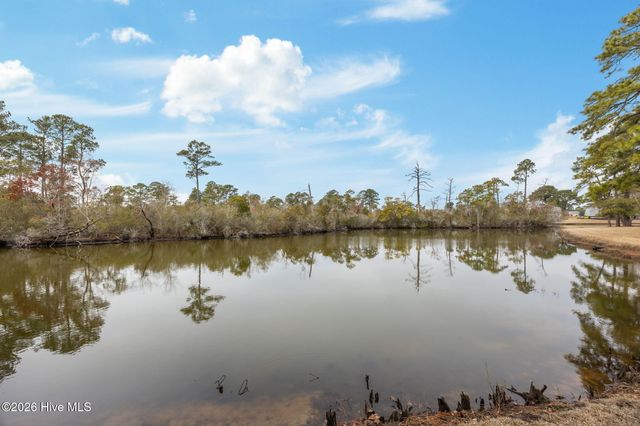 10051 Windward Drive, New Bern, NC 28560