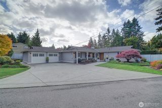 8711 NE 11th Street, Medina, WA 98039