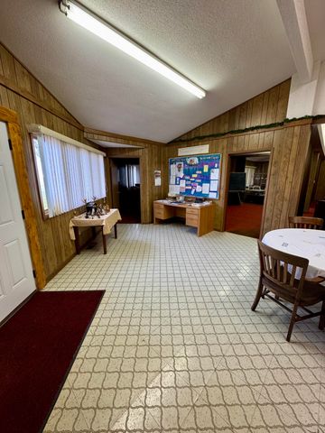 1610 RADIO HILL RD, Boonville, MO 65233