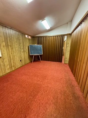 1610 RADIO HILL RD, Boonville, MO 65233