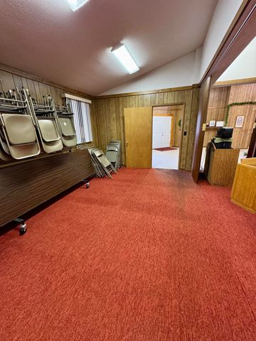 1610 RADIO HILL RD, Boonville, MO 65233