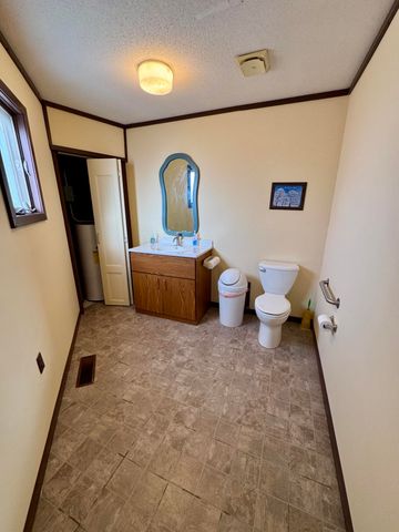 1610 RADIO HILL RD, Boonville, MO 65233