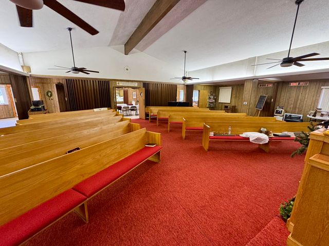 1610 RADIO HILL RD, Boonville, MO 65233