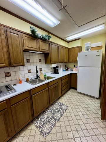 1610 RADIO HILL RD, Boonville, MO 65233