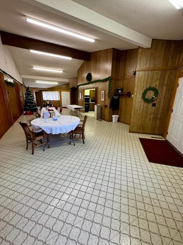 1610 RADIO HILL RD, Boonville, MO 65233