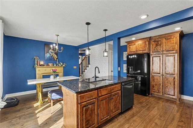 1701 E South Street, Harrisonville, MO 64701