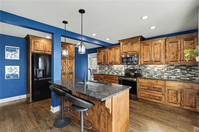 1701 E South Street, Harrisonville, MO 64701