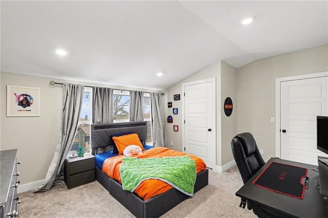 1701 E South Street, Harrisonville, MO 64701