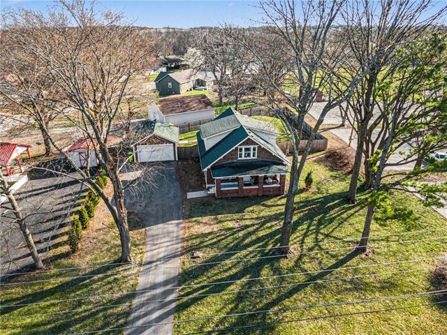 1701 E South Street, Harrisonville, MO 64701