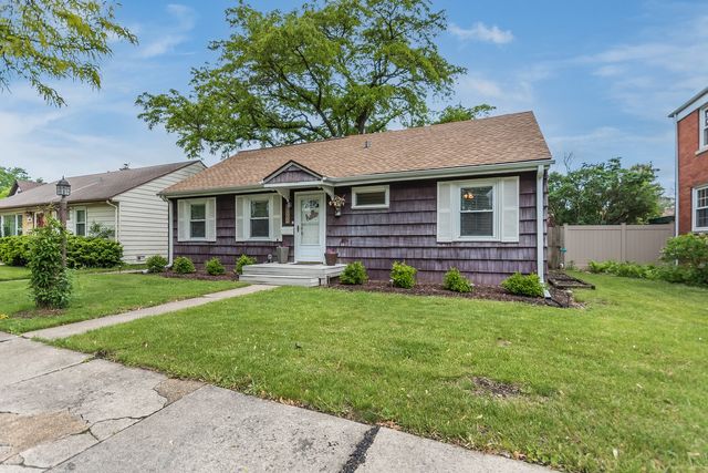 9532 Lexington Avenue, Brookfield, IL 60513