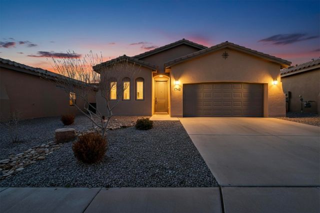 1742 Tesoro Loop NW, Los Lunas, NM 87031