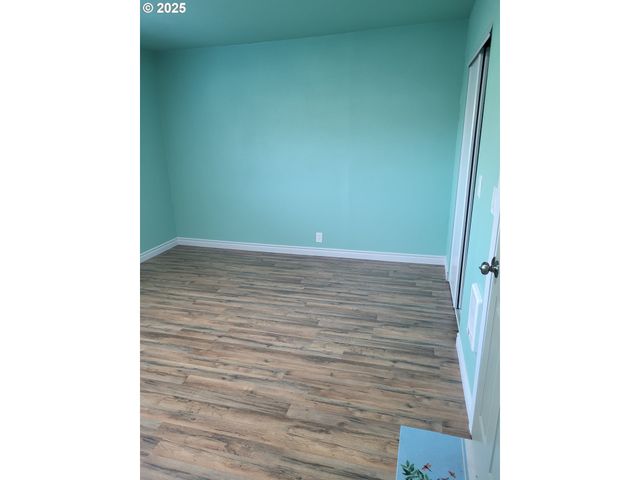 811 LAUREL Ave, Reedsport, OR 97467