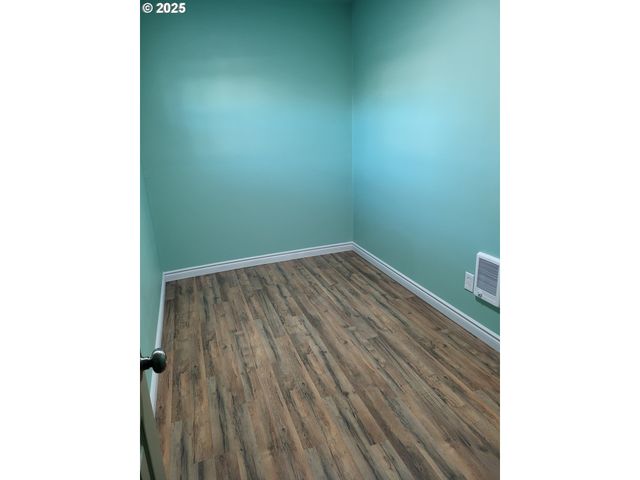 811 LAUREL Ave, Reedsport, OR 97467