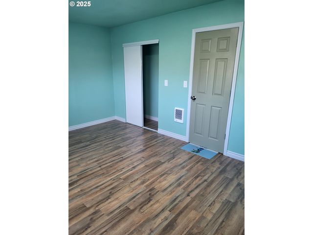 811 LAUREL Ave, Reedsport, OR 97467