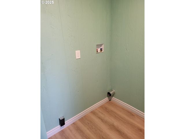 811 LAUREL Ave, Reedsport, OR 97467