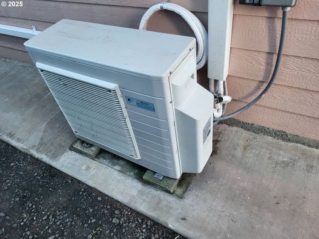 811 LAUREL Ave, Reedsport, OR 97467