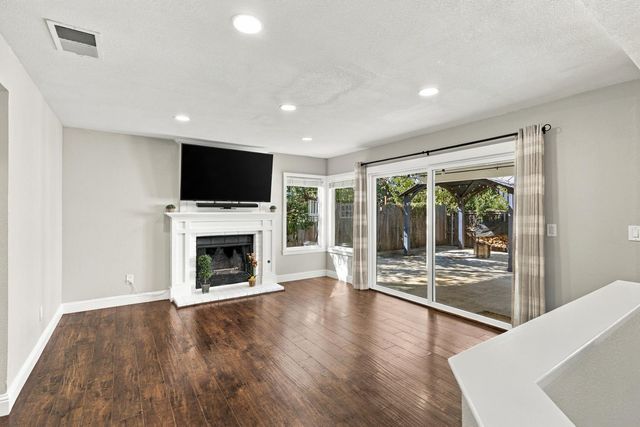 5640 Terrace Dr, Rocklin, CA 95765