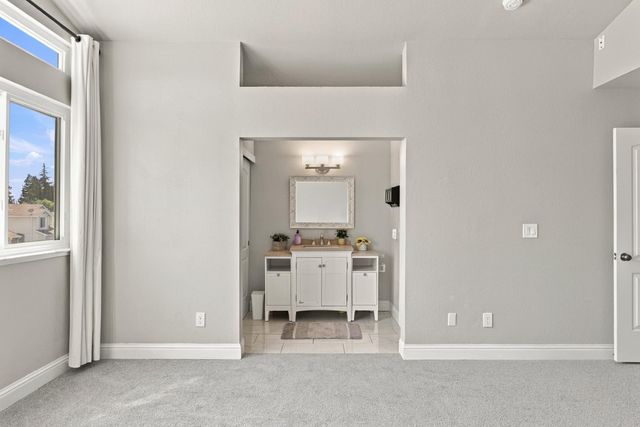 5640 Terrace Dr, Rocklin, CA 95765