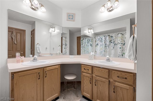 23420 Wainwright Terrace, Olmsted Falls, OH 44138