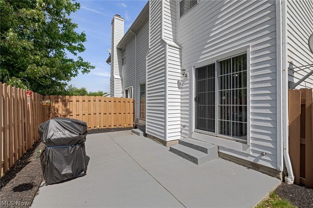 23420 Wainwright Terrace, Olmsted Falls, OH 44138