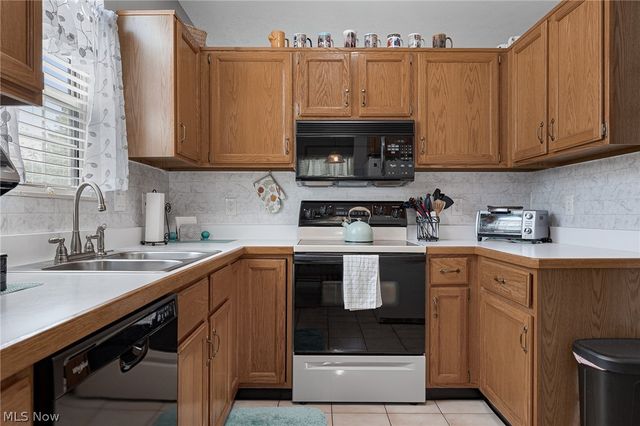 23420 Wainwright Terrace, Olmsted Falls, OH 44138