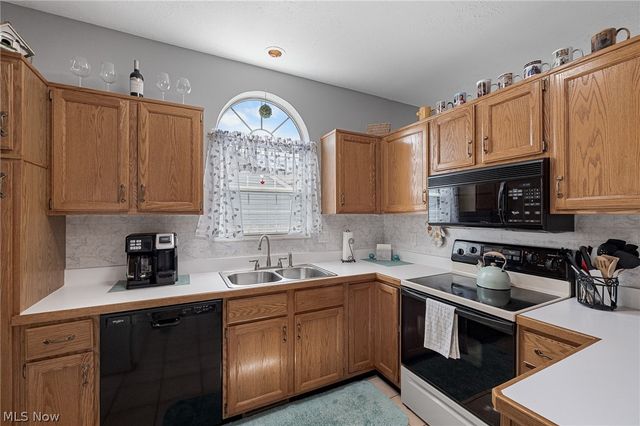 23420 Wainwright Terrace, Olmsted Falls, OH 44138