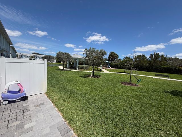 900 Seabright Avenue, West Palm Beach, FL 33413