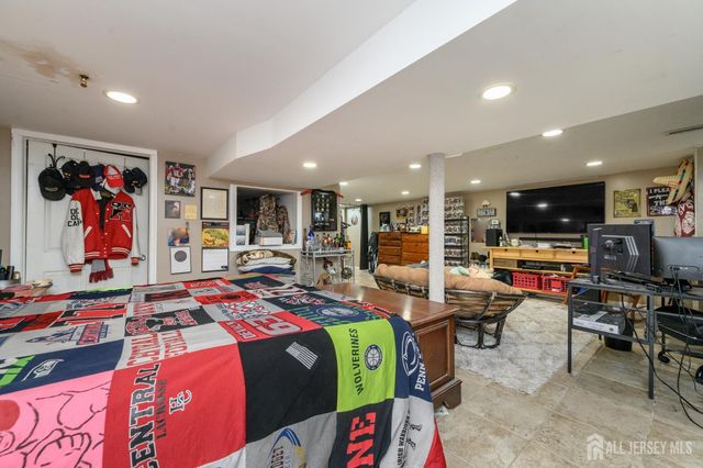 6 Emery Drive, Whitehouse Station, NJ 08889