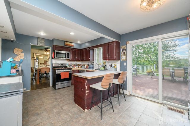 6 Emery Drive, Whitehouse Station, NJ 08889