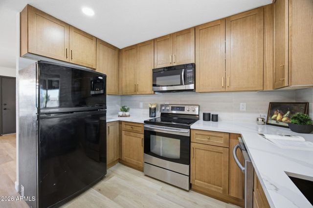 651 E GLADE Avenue, Mesa, AZ 85204