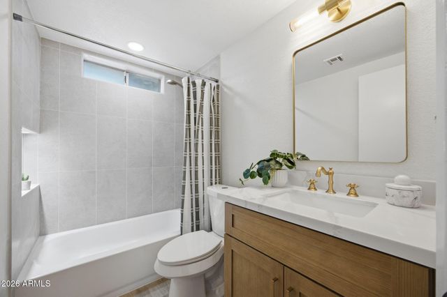 651 E GLADE Avenue, Mesa, AZ 85204