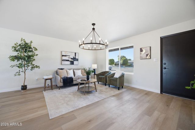 651 E GLADE Avenue, Mesa, AZ 85204