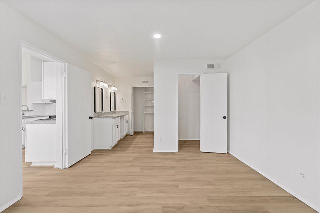 4461 Chapman Street, The Colony, TX 75056