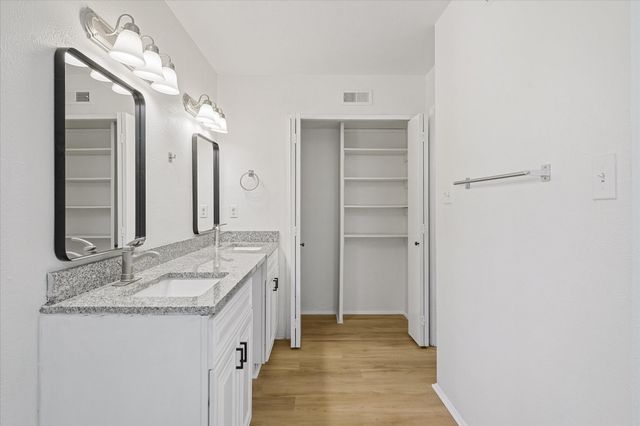 4461 Chapman Street, The Colony, TX 75056