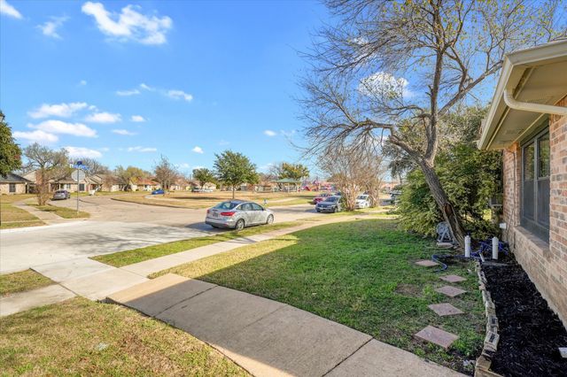 4461 Chapman Street, The Colony, TX 75056