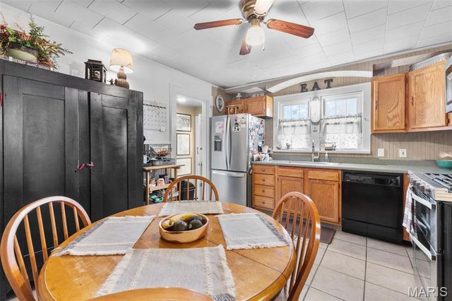 301 7th Street, Farmington, MO 63640