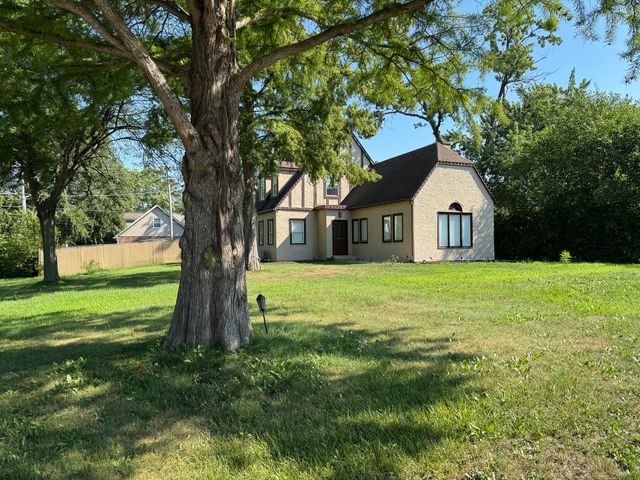 395 Surrey Lane, Crete, IL 60417