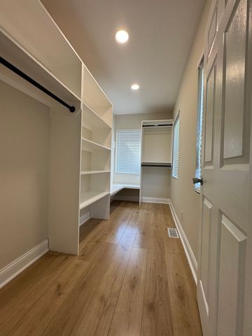 395 Surrey Lane, Crete, IL 60417