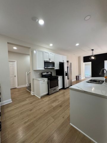 395 Surrey Lane, Crete, IL 60417