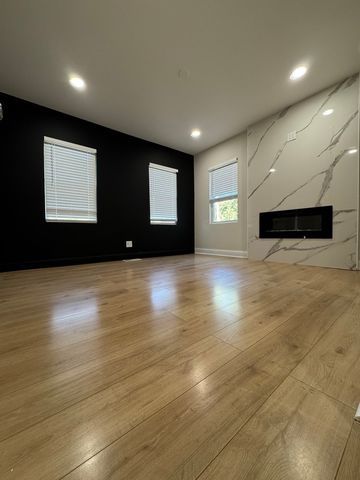 395 Surrey Lane, Crete, IL 60417